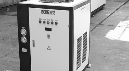 冬季工業(yè)冷水機該怎么維修?